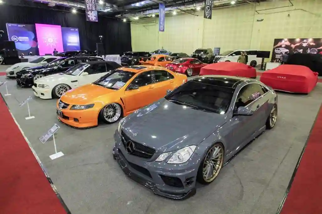 Modifikasi mobil sedan