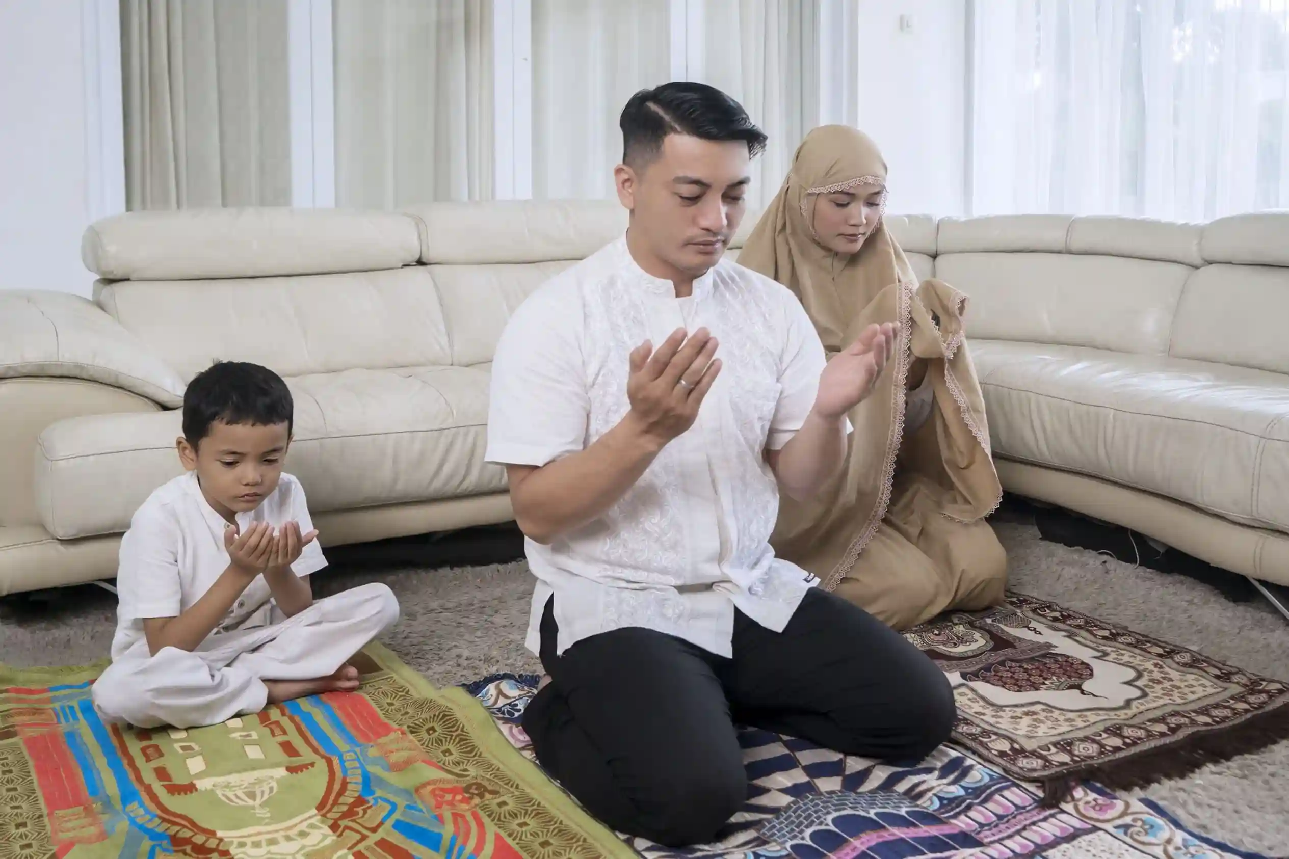 Tata Cara Sholat yang Benar, Panduan Ibadah Harian dari Niat sampai Salam