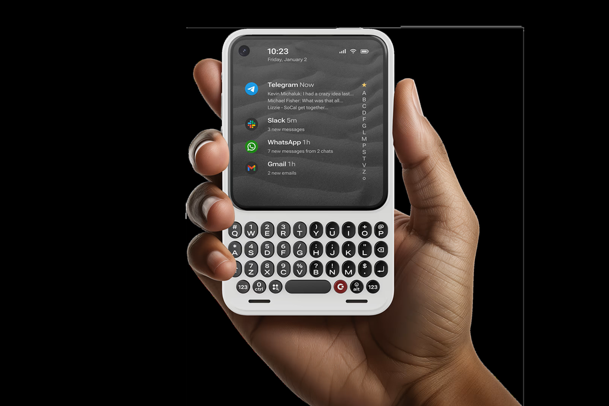 Clicks Communicator Bangkitkan Nostalgia BlackBerry dengan Keyboard Fisik